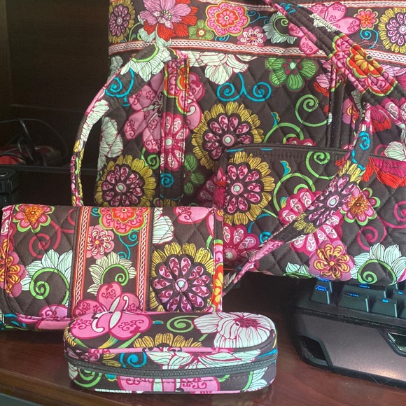 Vera Bradley set: purse, wallet, eyeglass case, and cosmetic bag - Picture 1 of 6
